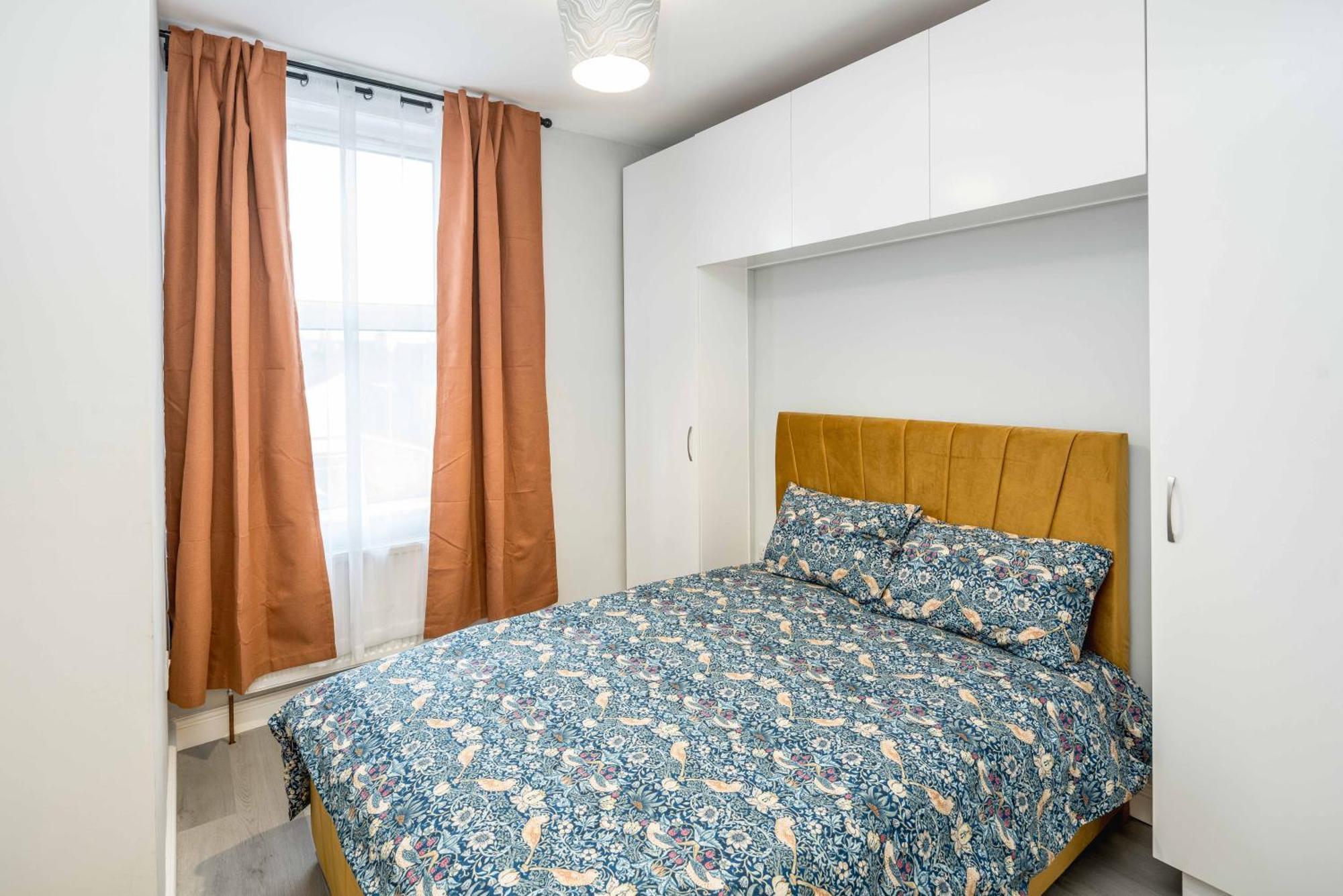 Free Parking, 2 Beds,Close To Train Station Bedford Kültér fotó