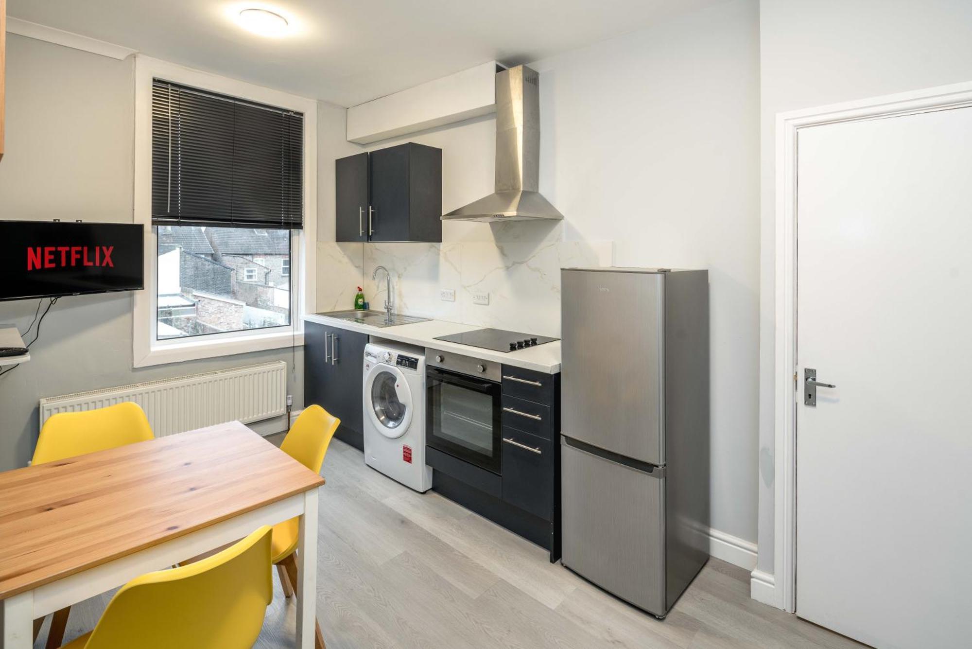 Free Parking, 2 Beds,Close To Train Station Bedford Kültér fotó