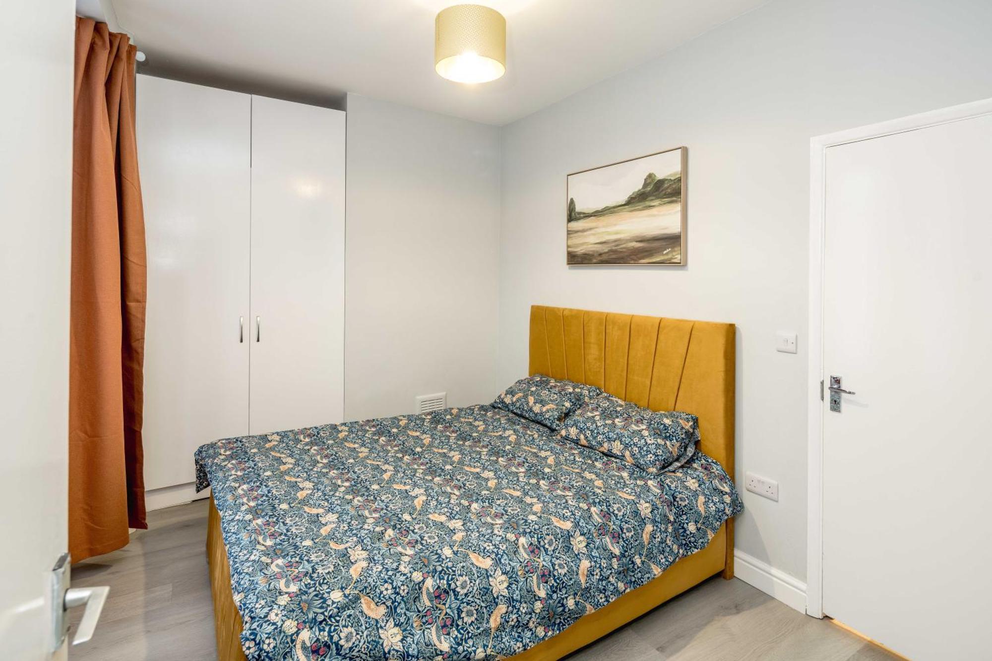 Free Parking, 2 Beds,Close To Train Station Bedford Kültér fotó