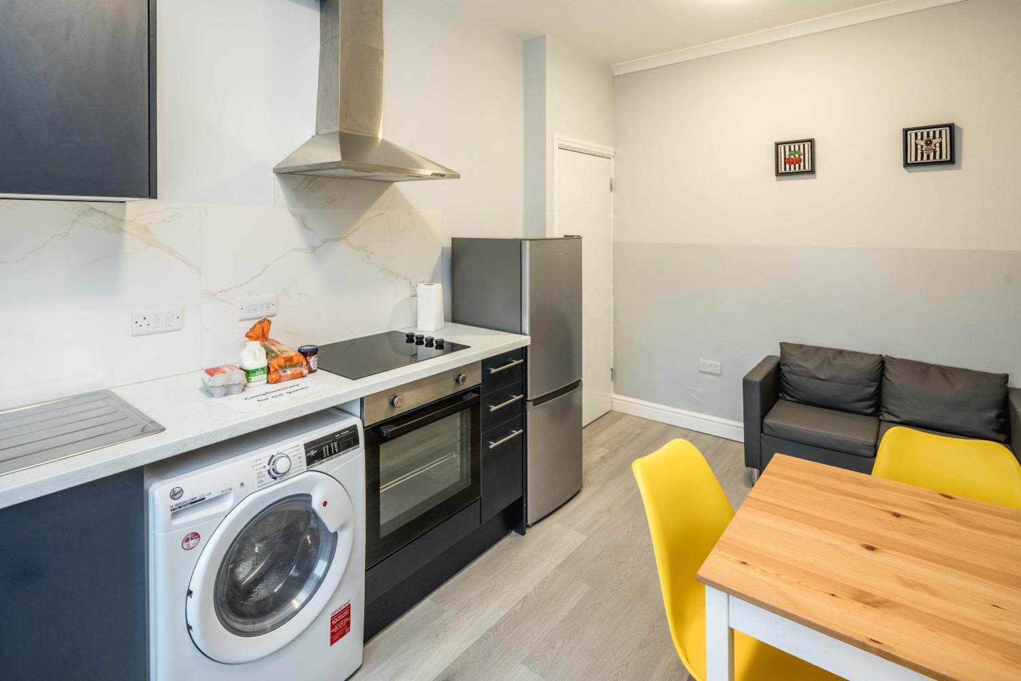 Free Parking, 2 Beds,Close To Train Station Bedford Kültér fotó