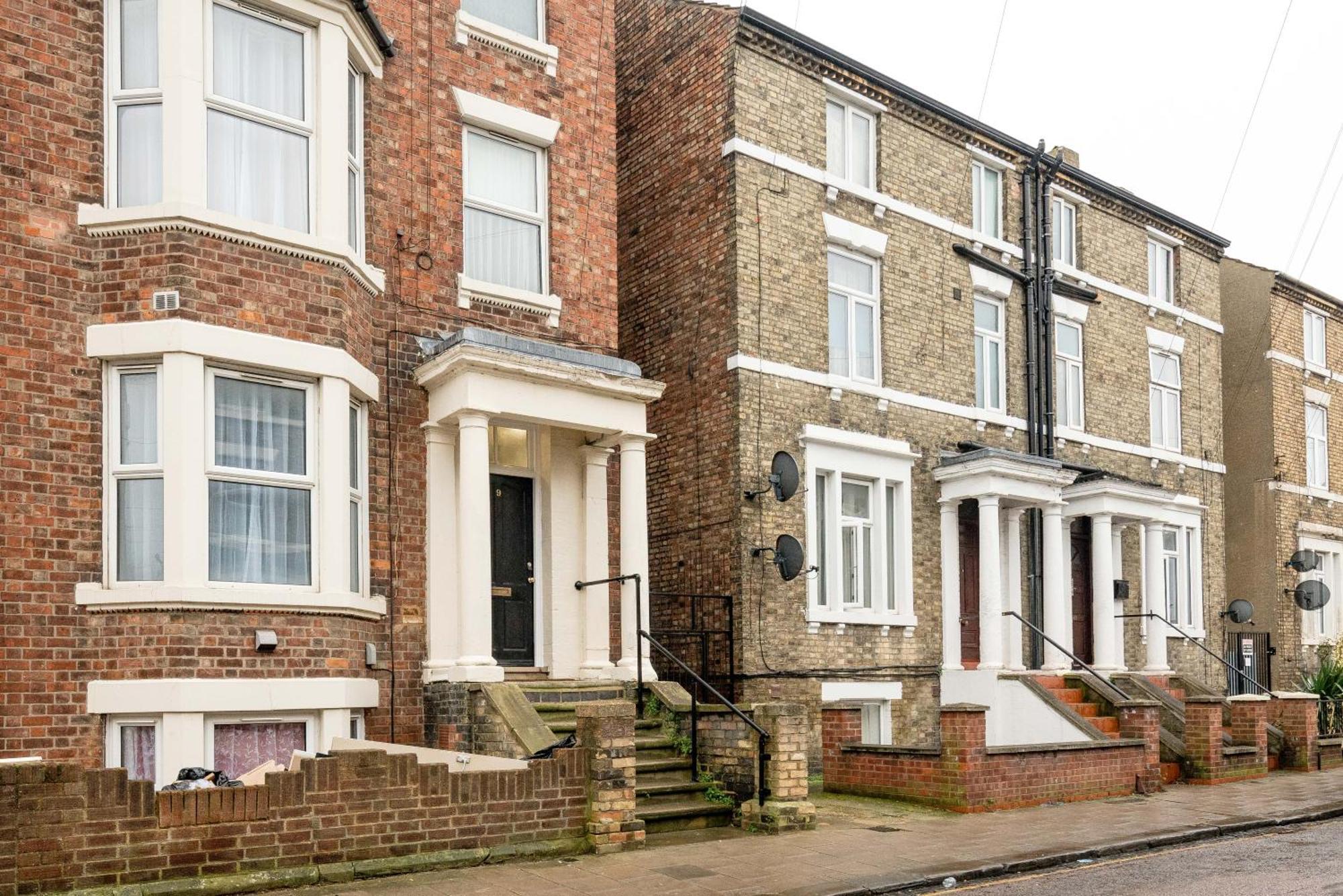 Free Parking, 2 Beds,Close To Train Station Bedford Kültér fotó